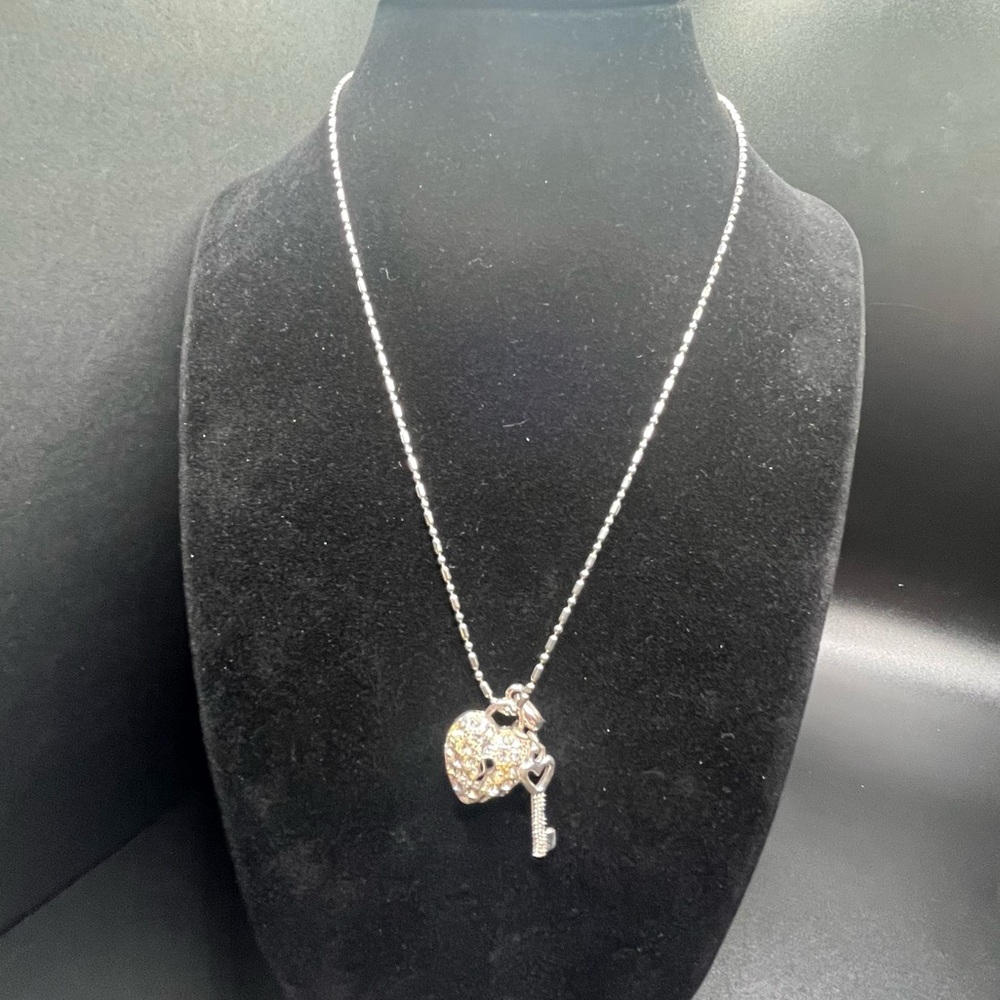 Silver tone heart lock and key necklace crystal pave pendant charm necklace - Picture 2 of 8